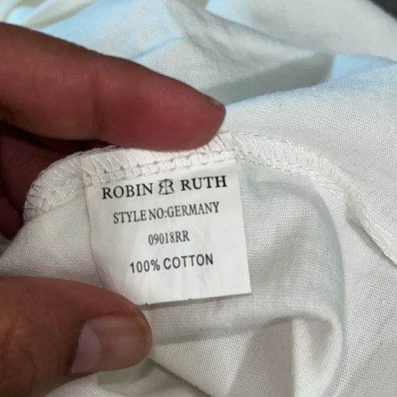 Robin Ruth Germany
Embroidered World Cup T
Shirt Men's Size Medium. - Picture 7 of 7